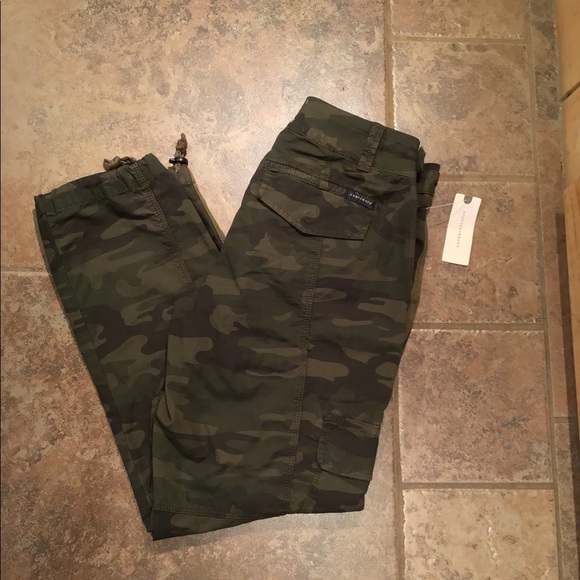 Anthropologie Terrain Camo Utility Cropped Pants - Picture 2 of 7